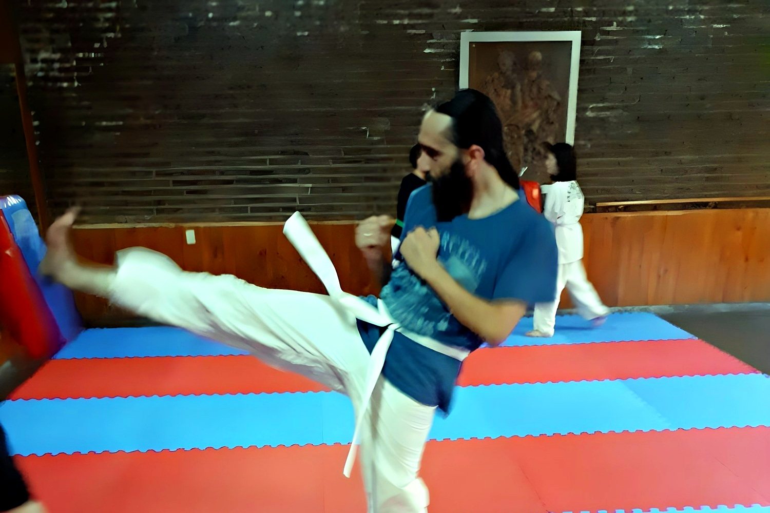 Gerardo entrenando con sus alumnos